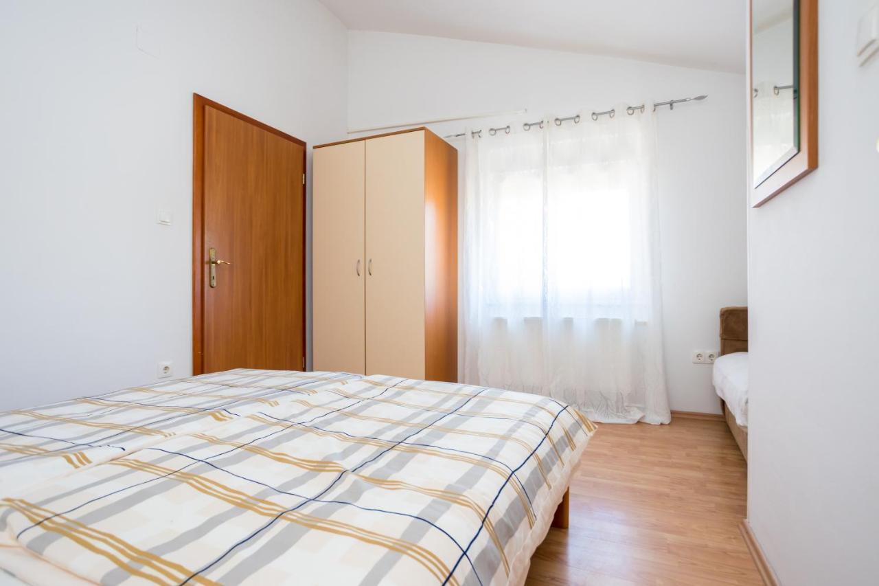 Apartmani Sandra Malinska Sveti Vid-Miholjice Екстер'єр фото