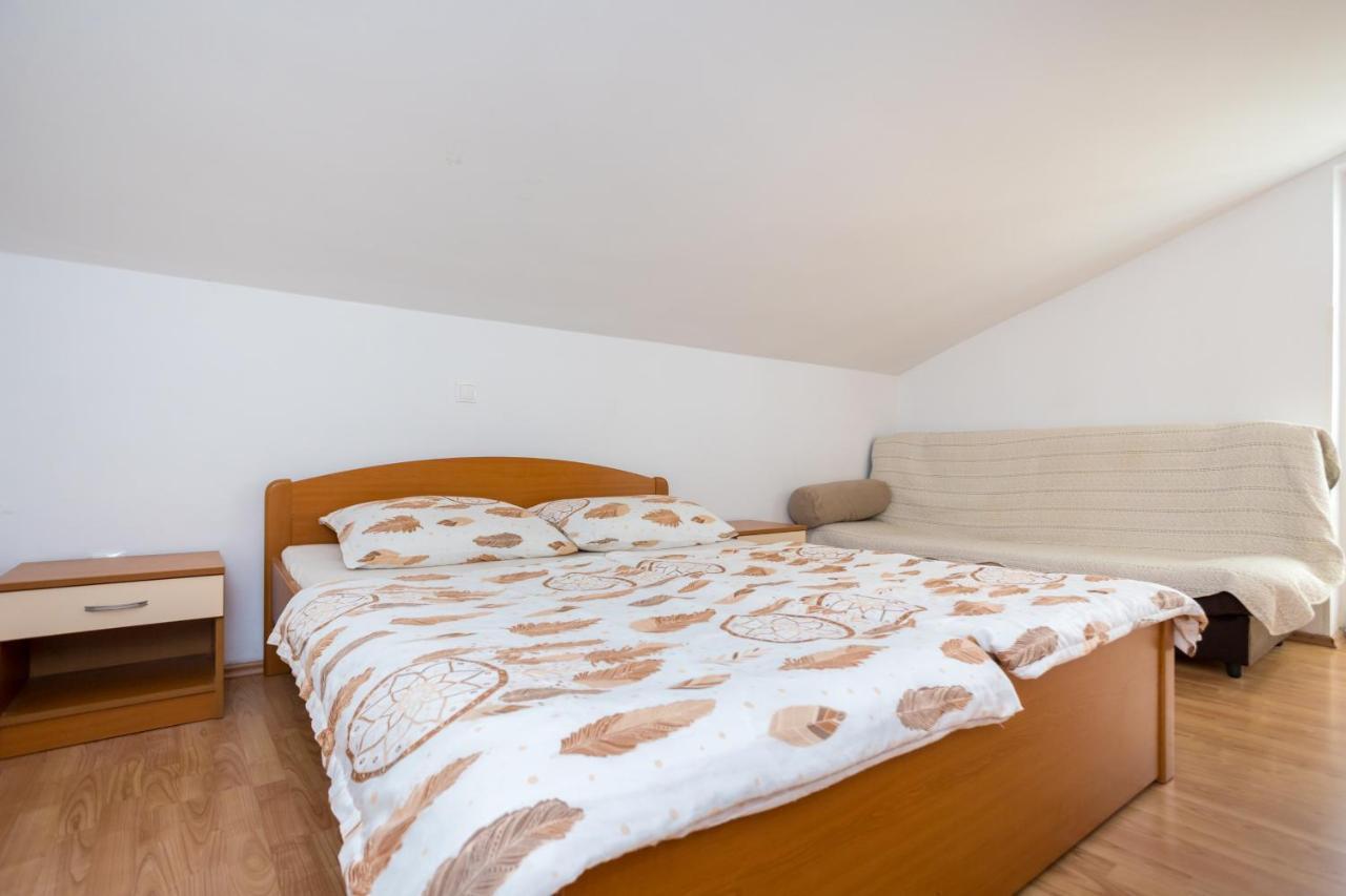 Apartmani Sandra Malinska Sveti Vid-Miholjice Екстер'єр фото